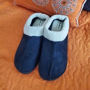 Dearfoam Men bedroom Slipper size 9-10